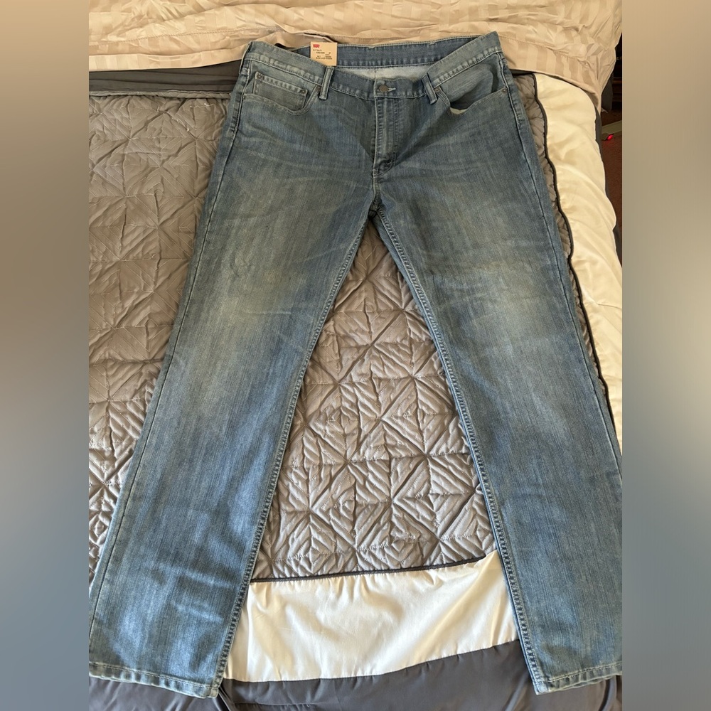 Men’s Levi’s jeans slim fit 40x32 New with tags